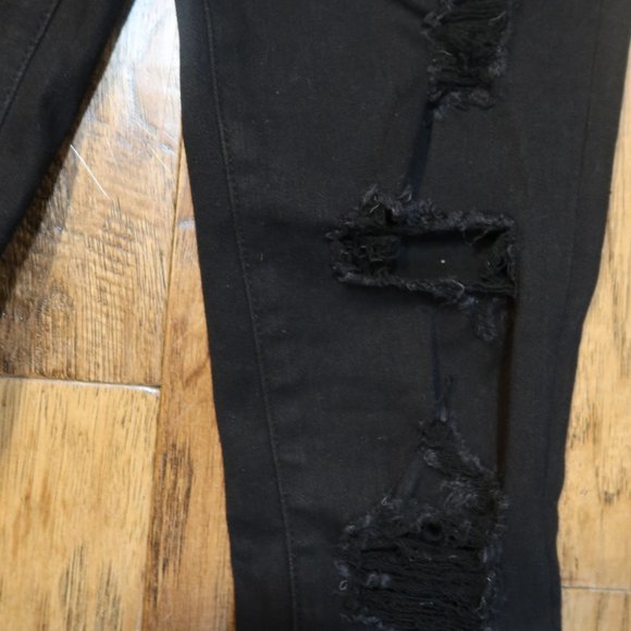 NWT distressed Abercrombie and Fitch Black distressed high wast jeans- Size 24 - Picture 2 of 6